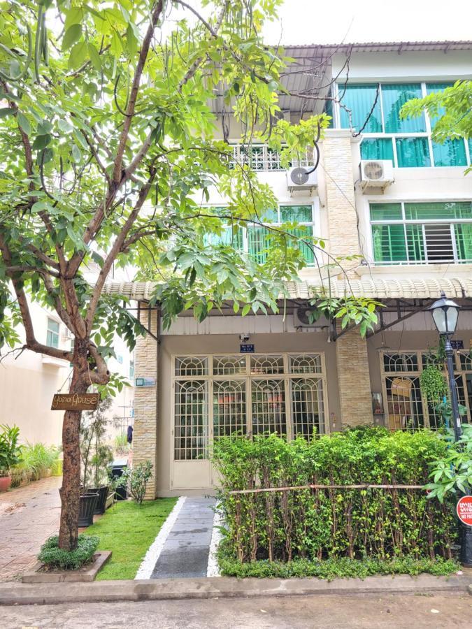 מלון Yana House פנום פן מראה חיצוני תמונה